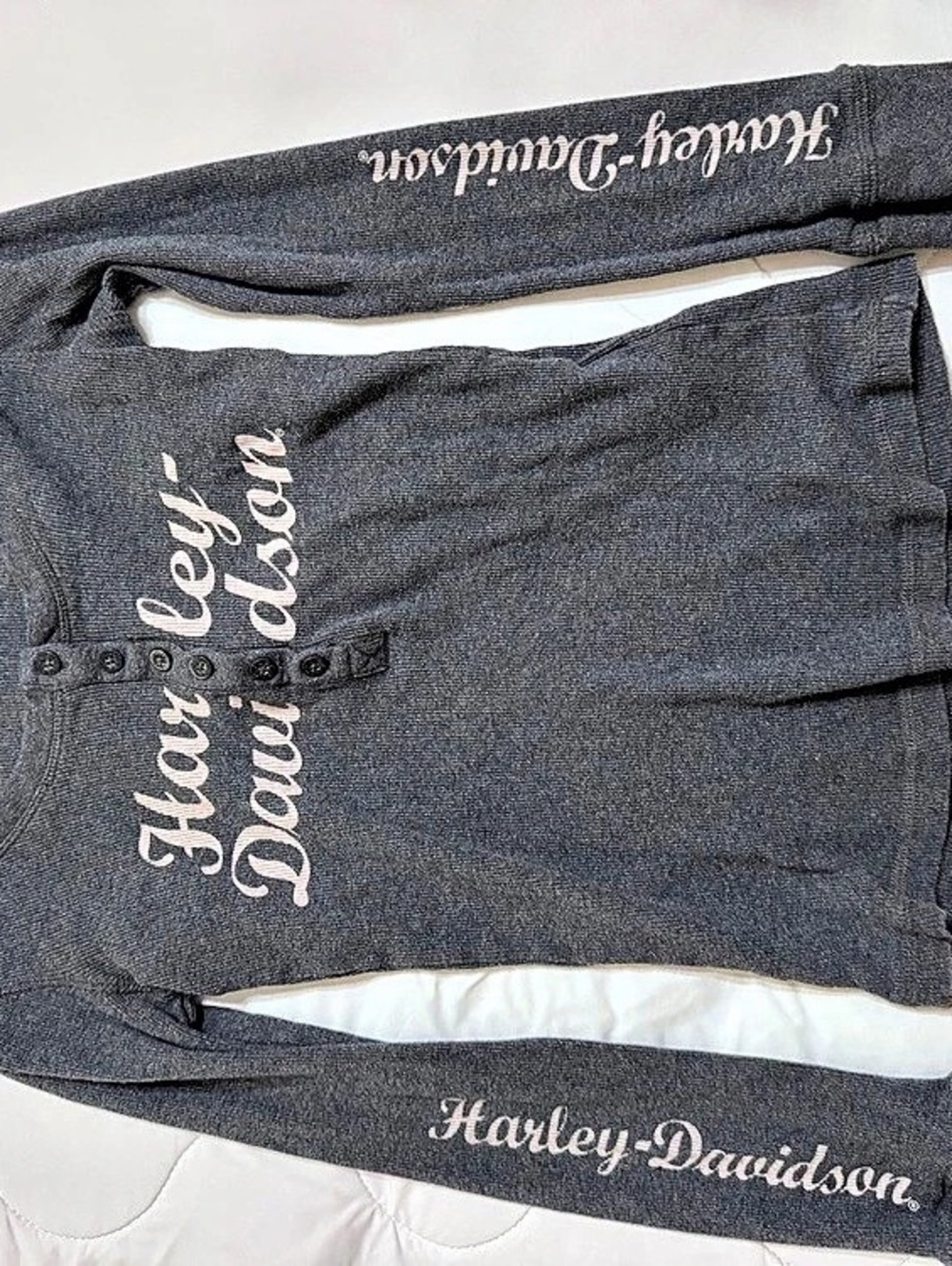 Harley-Davidson Long Sleeve Graphic Tee in Gray Medium Like New